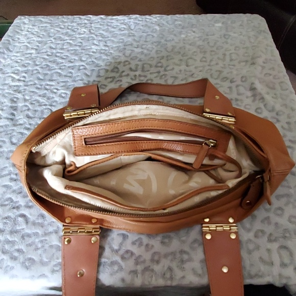 MK Handbag - Picture 5 of 5